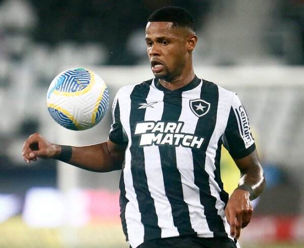 Júnior Santos sofre fatura e desfalca o Botafogo