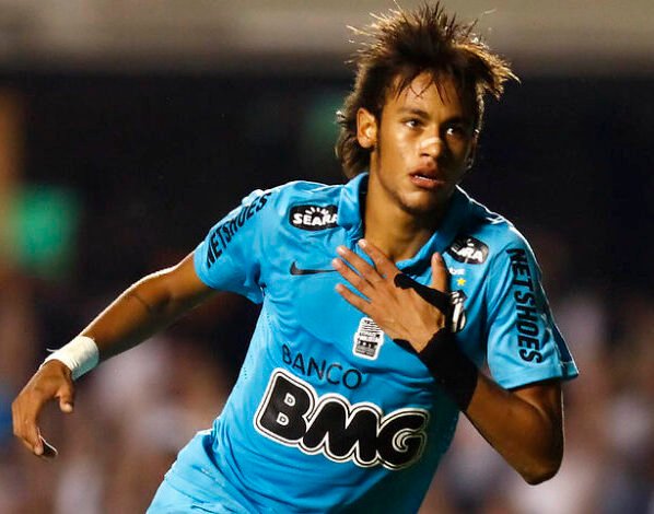 Santos quer resgatar camisa azul em homenagem a Neymar. Foto: Ricardo Saibun/Santos FC