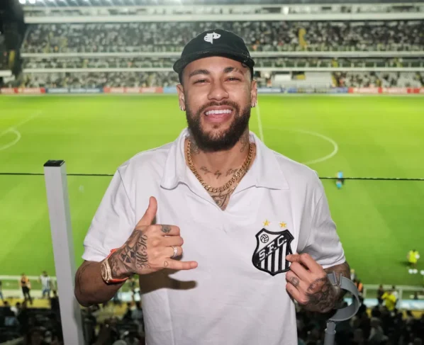 Neymar volta a figurar entre atletas mais bem pagos do mundo