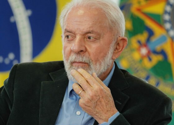 Lula em reunião com representantes do setor automotivo e de biocombustível
