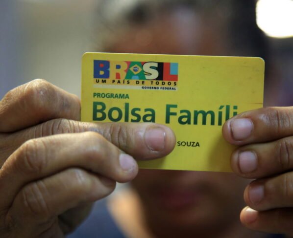 Governo antecipa Bolsa Família e Auxílio Gás para 623 cidades