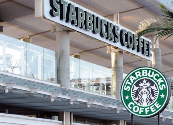 Starbucks realiza demissões em massa