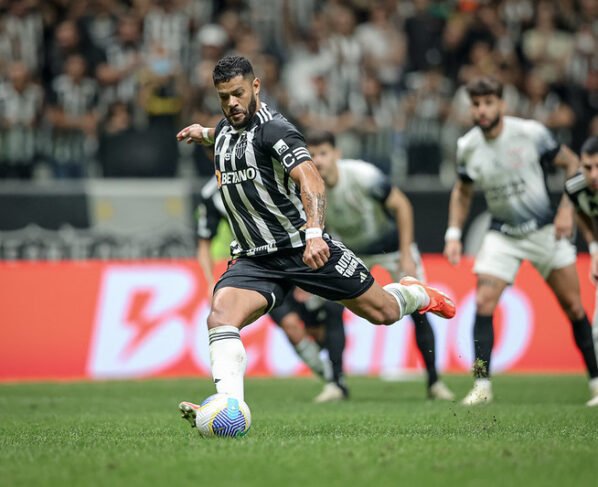 Atlético-MG vence o Corinthians e se recupera no Brasileirão