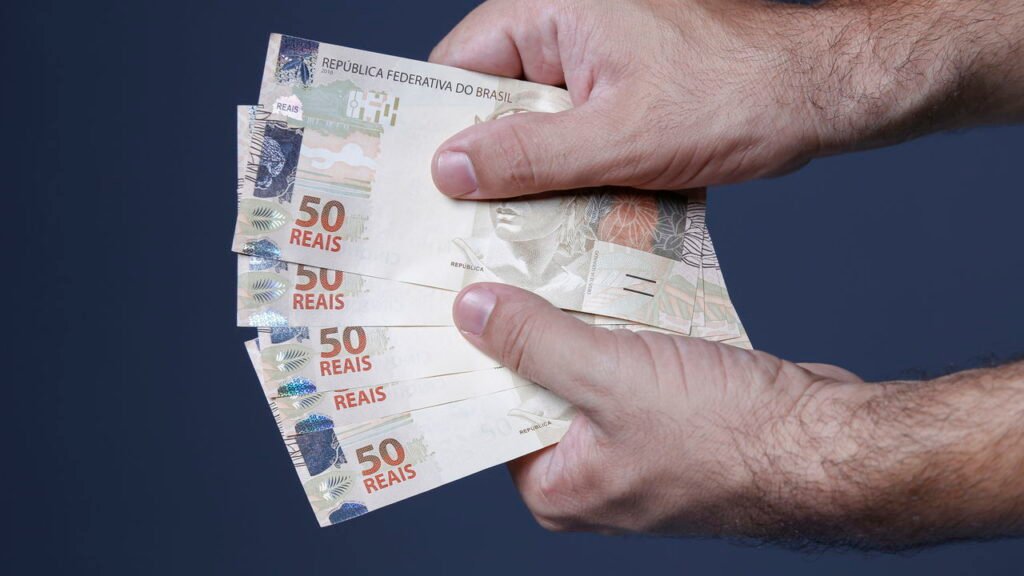 Trabalhadores que aderem ao Saque-Aniversário precisam saber isso
