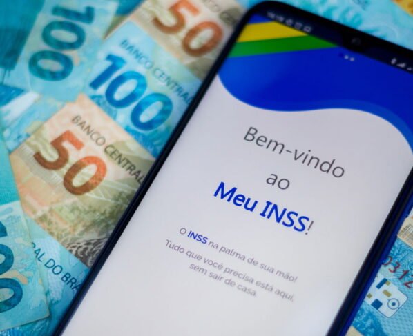 INSS 05/10 organiza pagamentos por número do benefício e valores acima do mínimo têm data específica